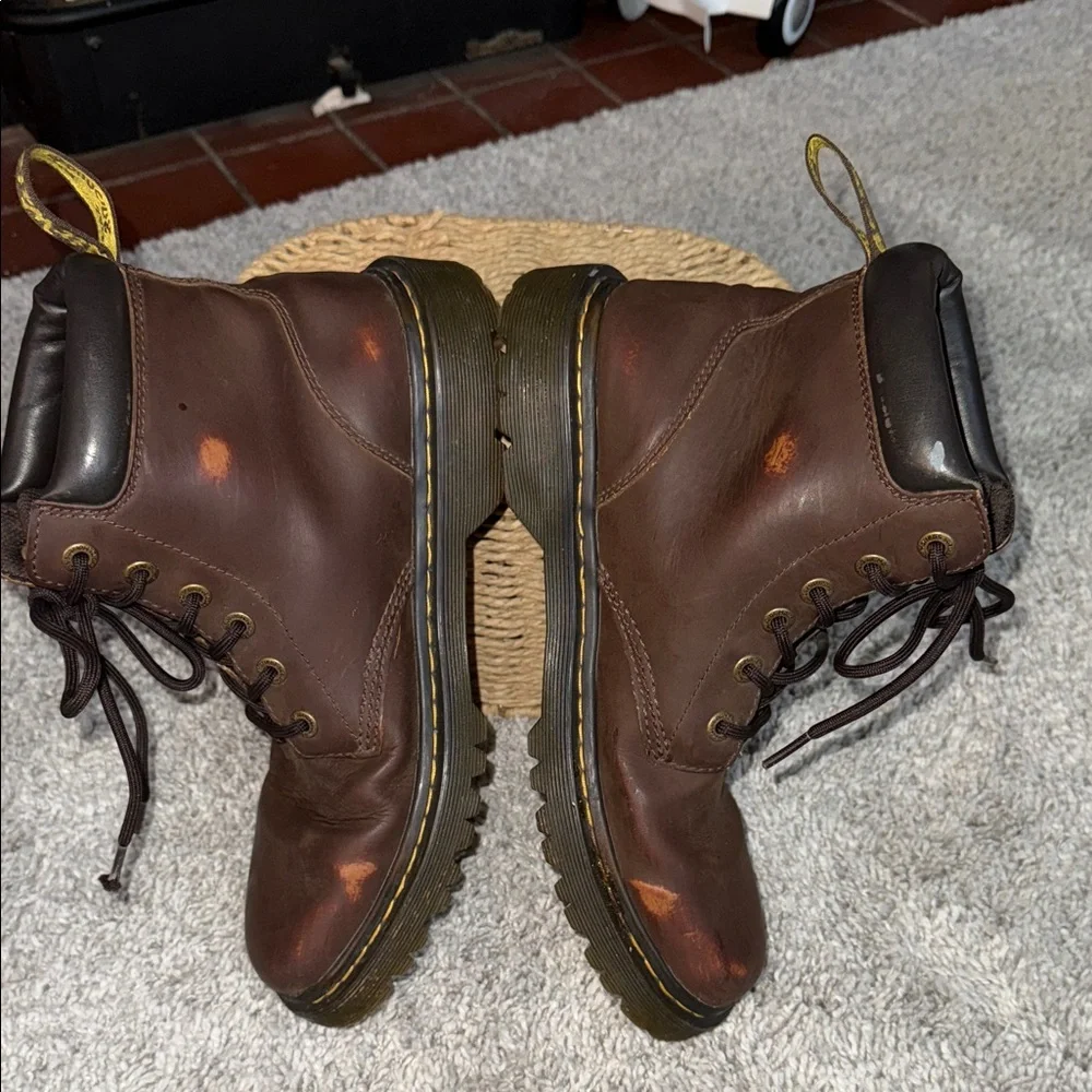 Doc Martens airwair Cartor combat boots distressed look brown leather men’s 10